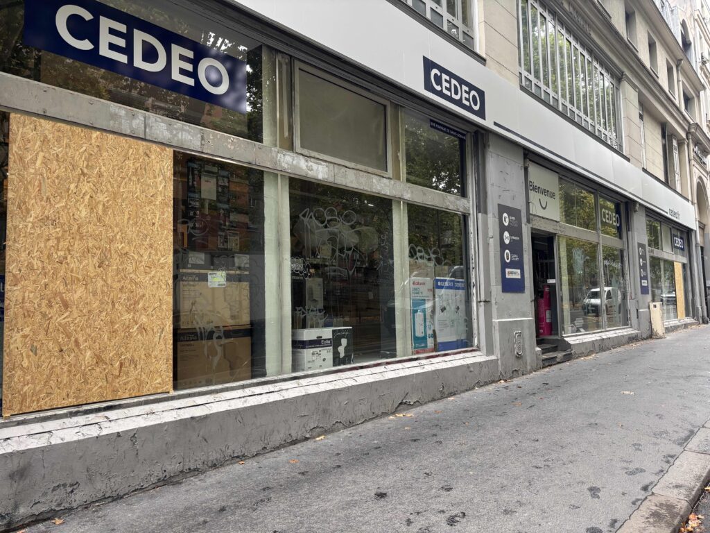 Real3_Depannage_SECU VITRAGE POSE DE PANNEAUX DE BOIS