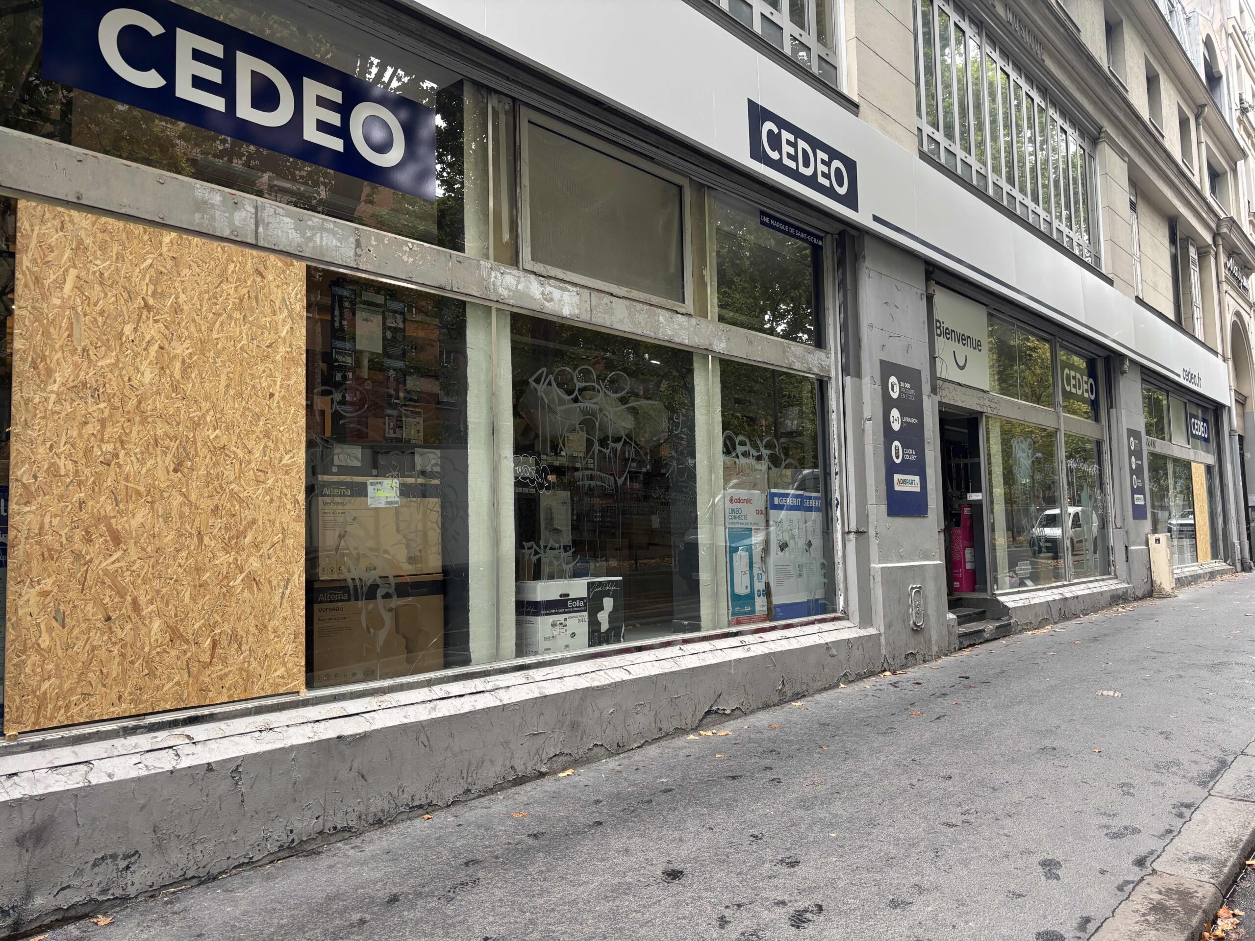 Real3_Depannage_SECU VITRAGE POSE DE PANNEAUX DE BOIS